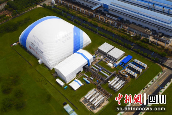 项目像一座蓝白相间的“小山”。Z6尊龙汽轮机 供图